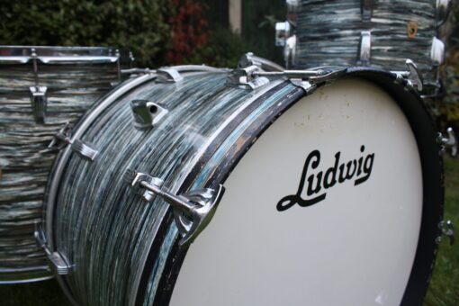 Vintage 1969 Ludwig Super Classic Blue Oyster Pearl Drum Kit