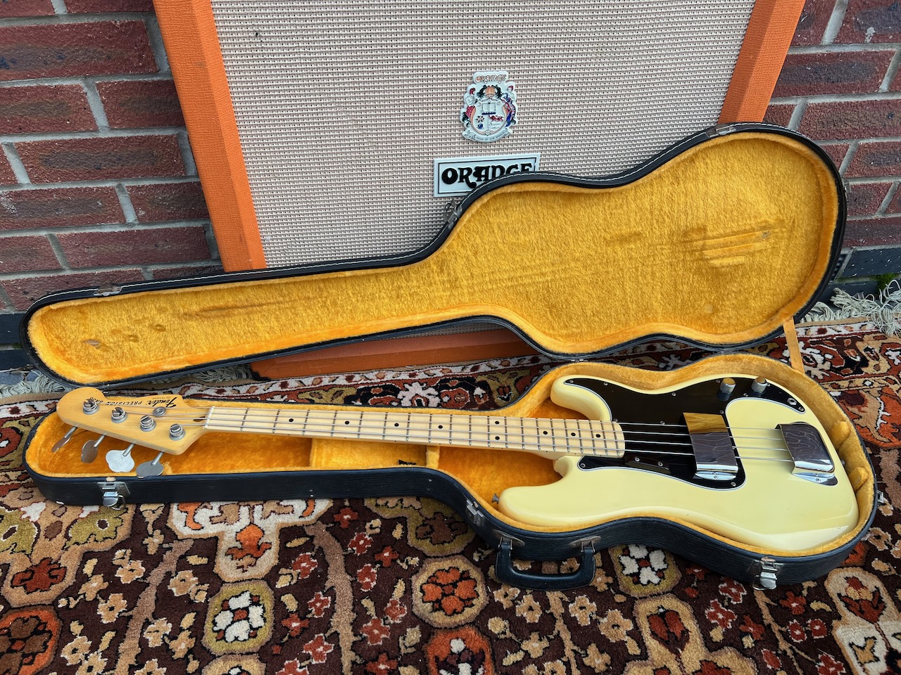 Vintage 1976 Fender USA Precision Olympic White Bass Guitar Vintage 1976 Fender USA Precision Olympic White Bass Guitar