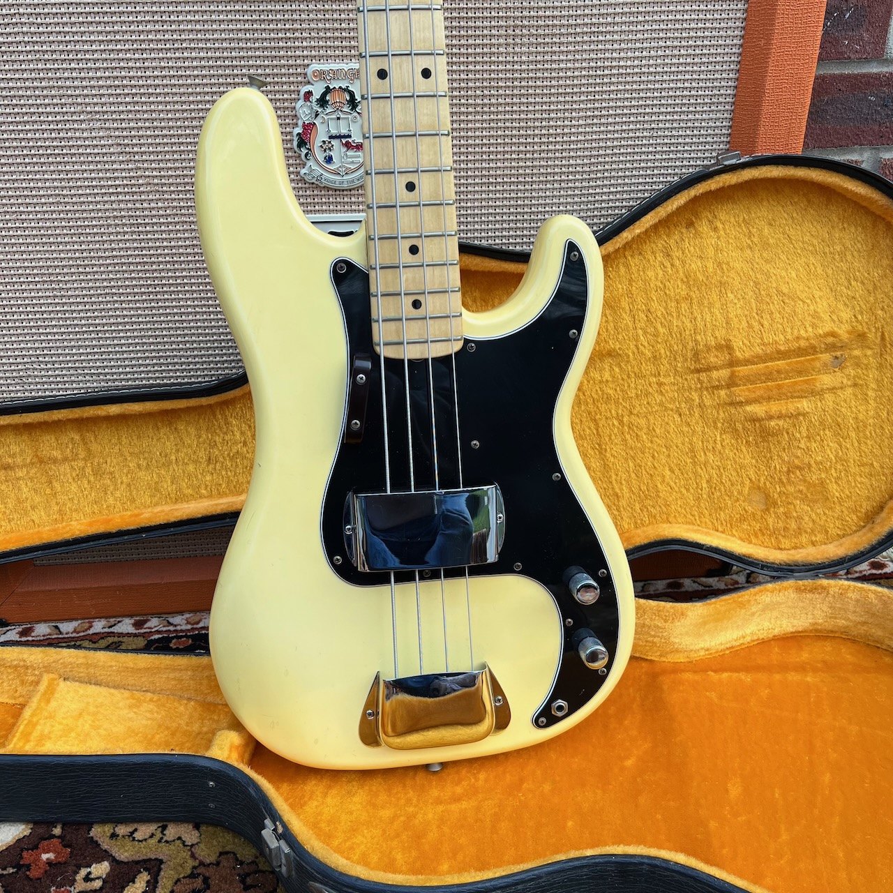 Vintage 1976 Fender USA Precision Olympic White Bass Guitar Vintage 1976 Fender USA Precision Olympic White Bass Guitar