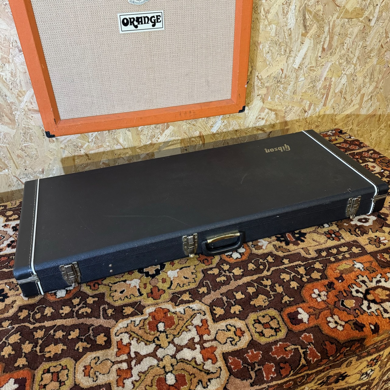 Vintage 1980 Gibson Explorer E2 Natural Electric Guitar Case Vintage 1980 Gibson Explorer E2 Natural Electric Guitar Case