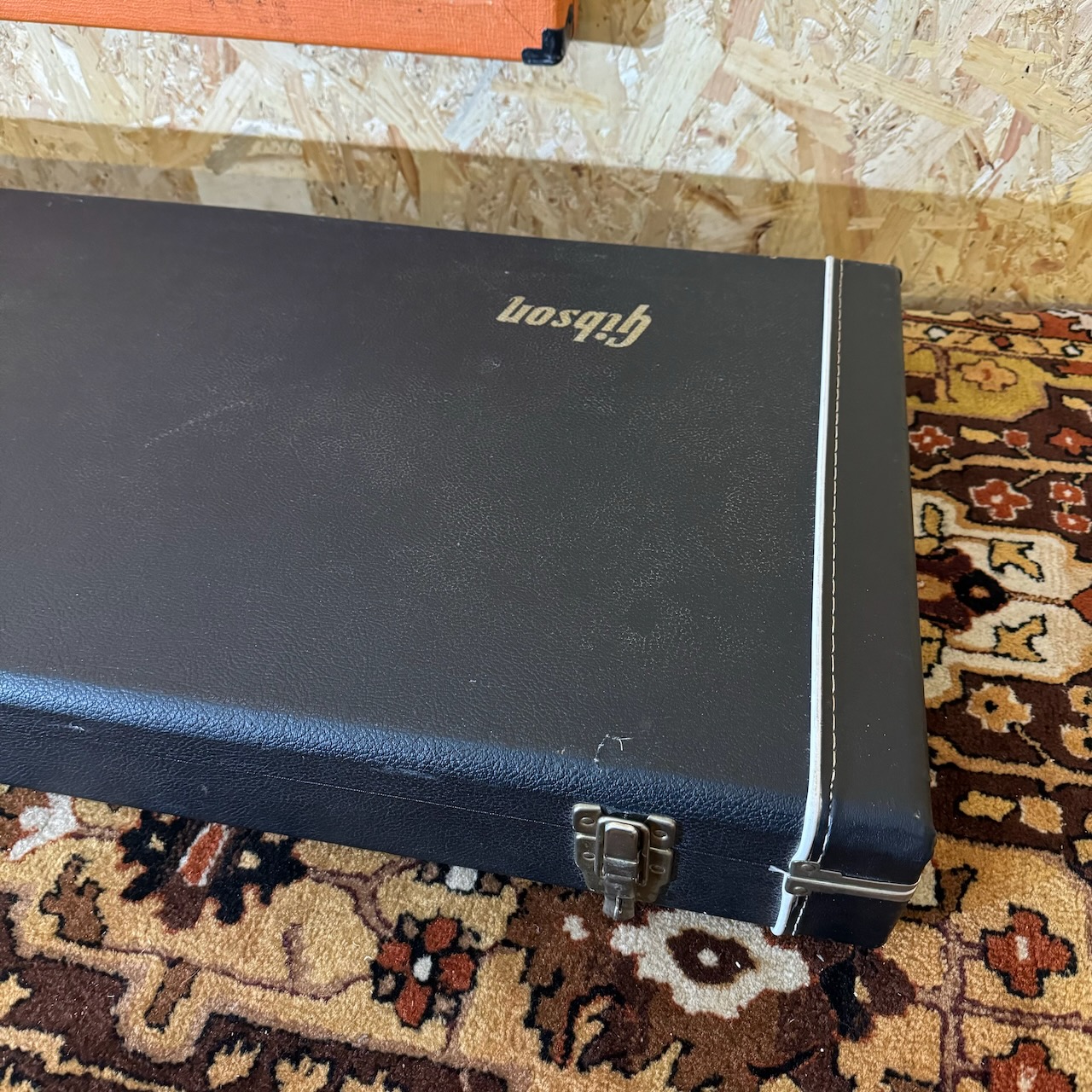 Vintage 1980 Gibson Explorer E2 Natural Electric Guitar Case Vintage 1980 Gibson Explorer E2 Natural Electric Guitar Case