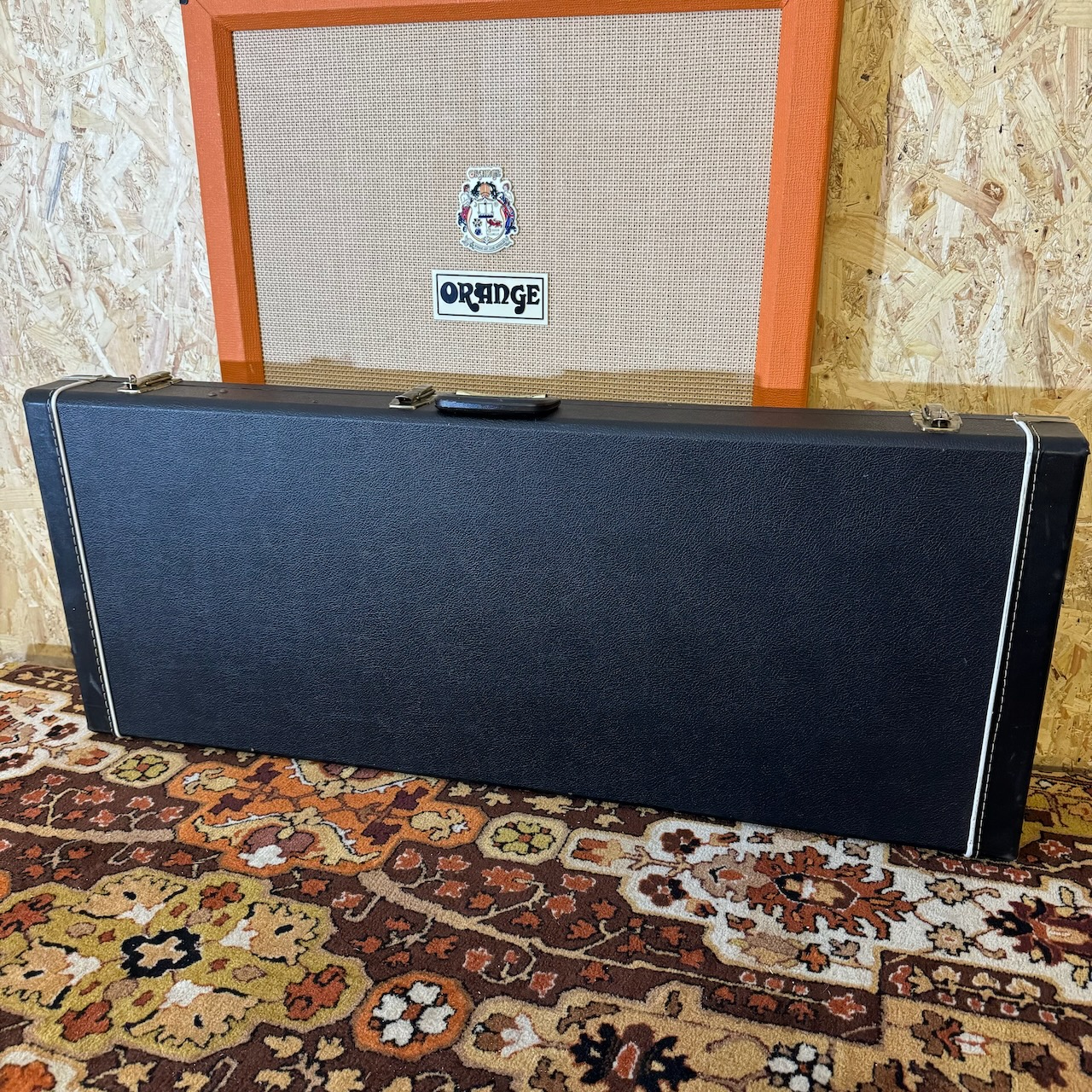 Vintage 1980 Gibson Explorer E2 Natural Electric Guitar Case Vintage 1980 Gibson Explorer E2 Natural Electric Guitar Case