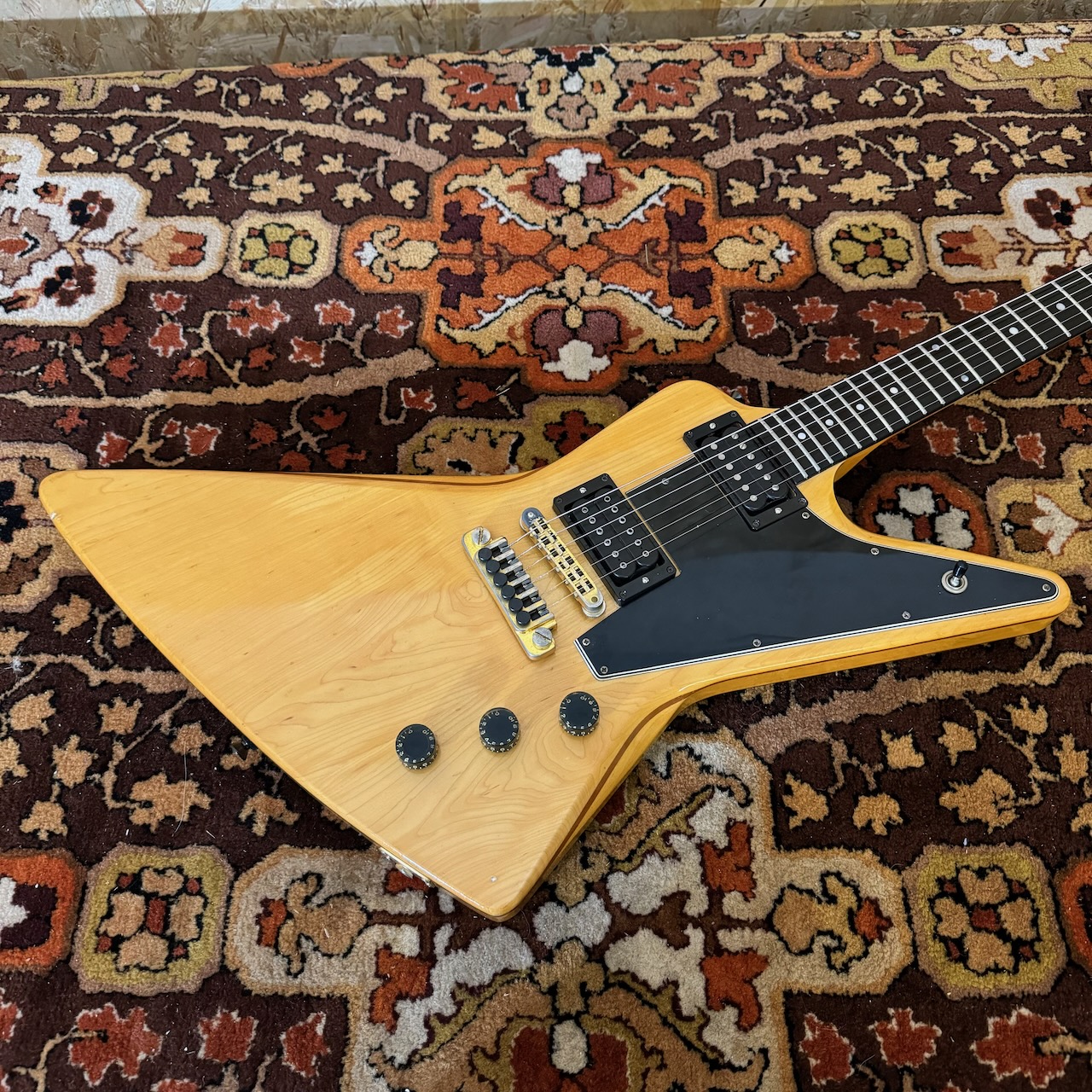 Vintage 1980 Gibson Explorer E2 Natural Electric Guitar Case Vintage 1980 Gibson Explorer E2 Natural Electric Guitar Case