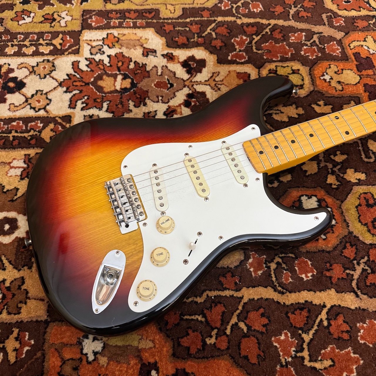 Vintage 1981 Tokai Springy Sound Sunburst Maple Stratocaster Guitar Vintage 1981 Tokai Springy Sound Sunburst Maple Stratocaster Guitar