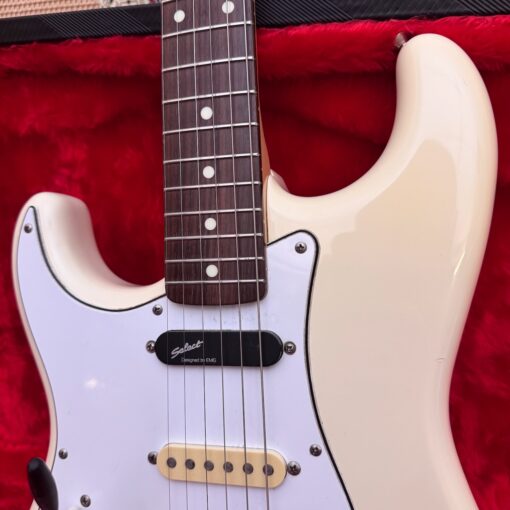 Vintage 1987 Fender Squier Stratocaster Japan White Left Stratocaster Guitar
