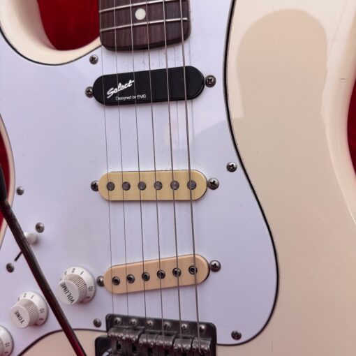 Vintage 1987 Fender Squier Stratocaster Japan White Left Stratocaster Guitar