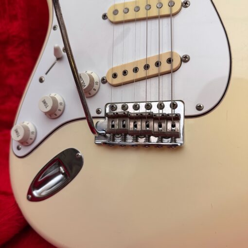 Vintage 1987 Fender Squier Stratocaster Japan White Left Stratocaster Guitar