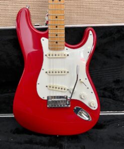 Vintage 1988 Fender Stratocaster USA Standard Red Guitar