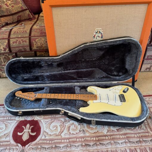 Vintage 1997 Fender Stratocaster California Series Olympic White Guitar