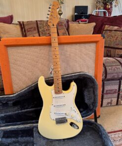 Vintage 1997 Fender Stratocaster California Series Olympic White Guitar